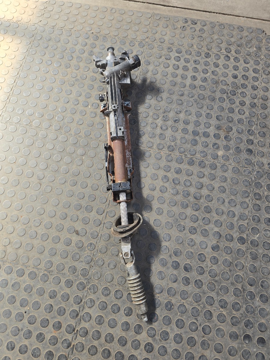 E46 STEERING COLUMN AND KEY