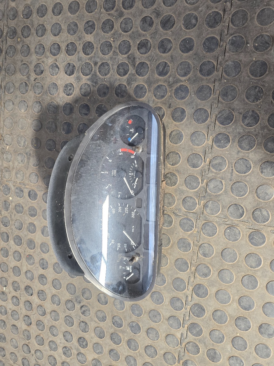 E46 CLUSTER