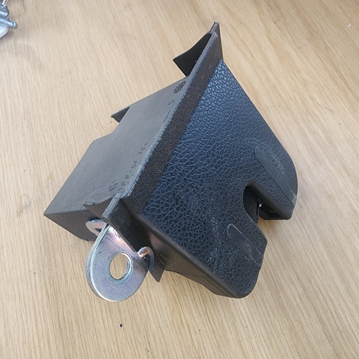 POLO MK2 VIVO BOOT LOCK