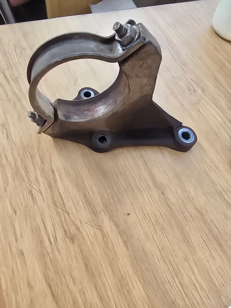 FIGO DRIVE SHAFT BRACKET