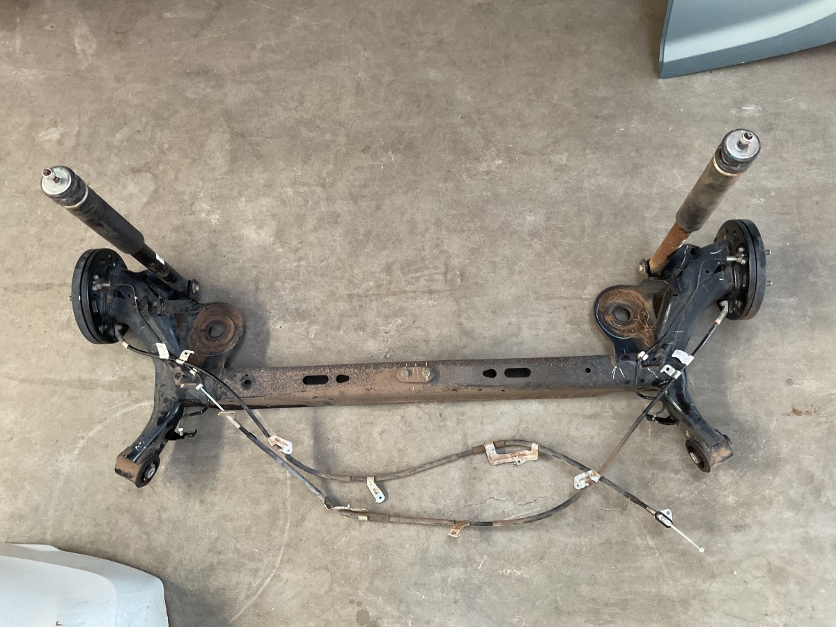 STARLET 1.5 COMPLETE REAR AXEL