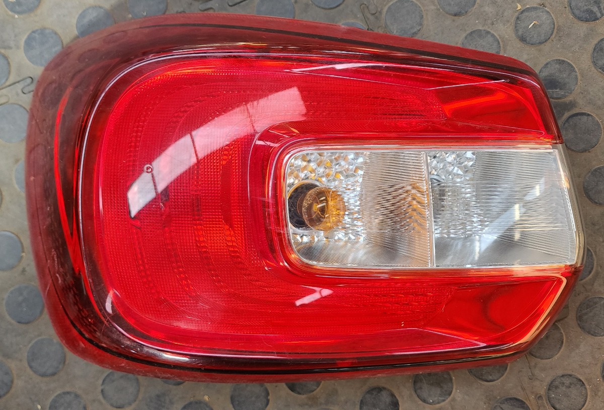 S-PRESSO LEFT TAILLIGHT