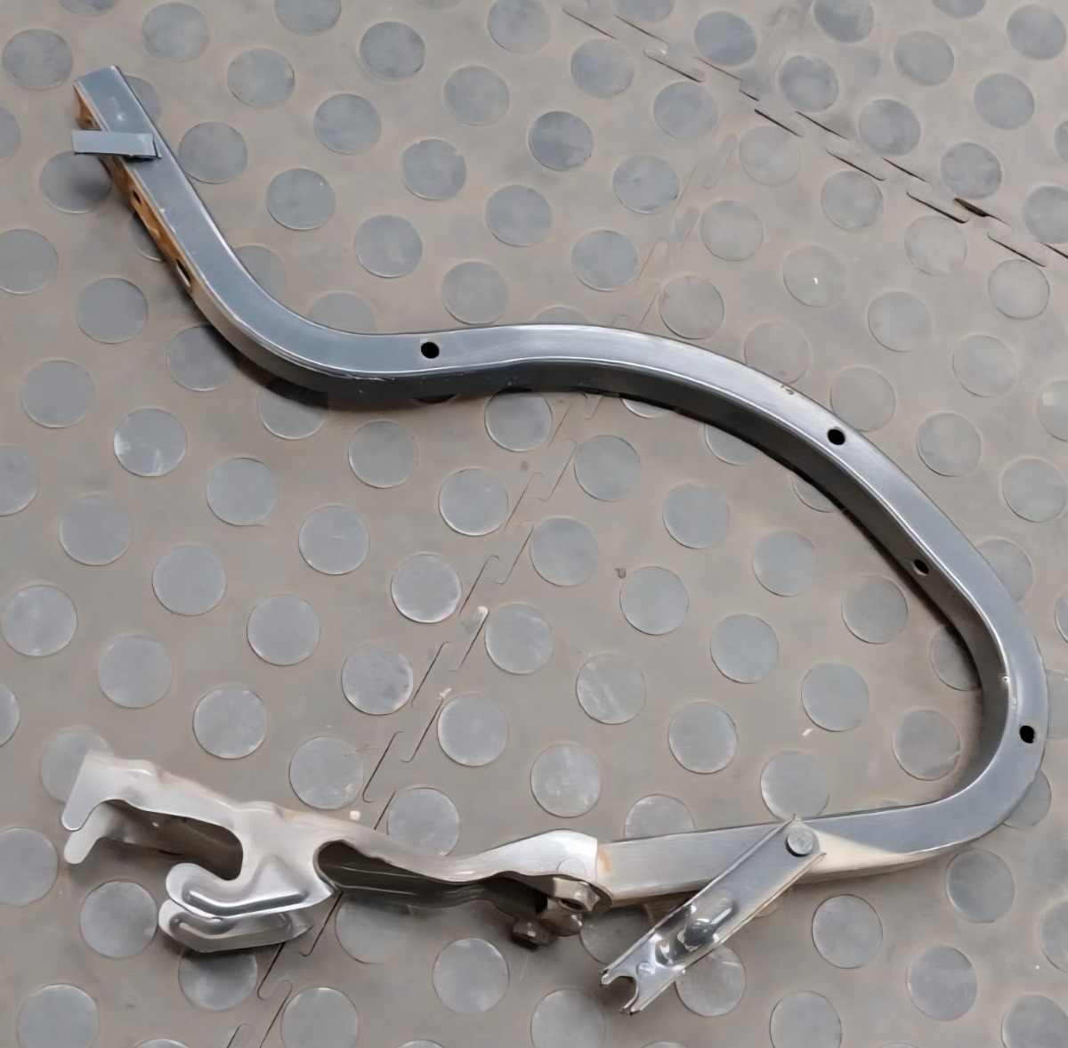 CIAZ BOOT HINGE L=R