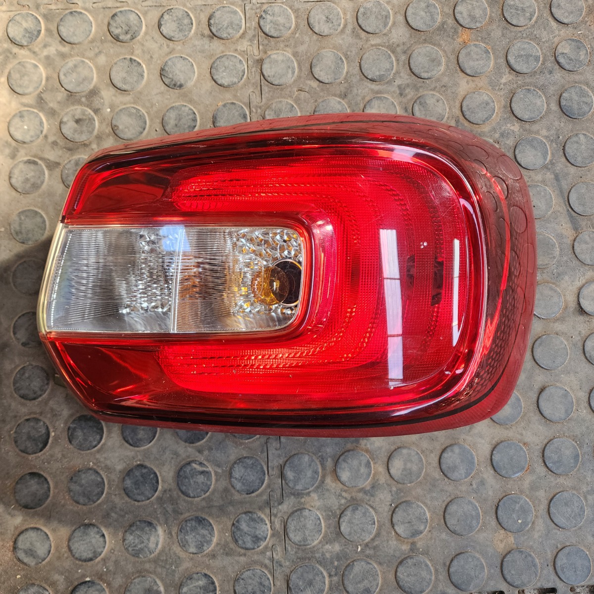 S-PRESSO RIGHT TAILLAMP
