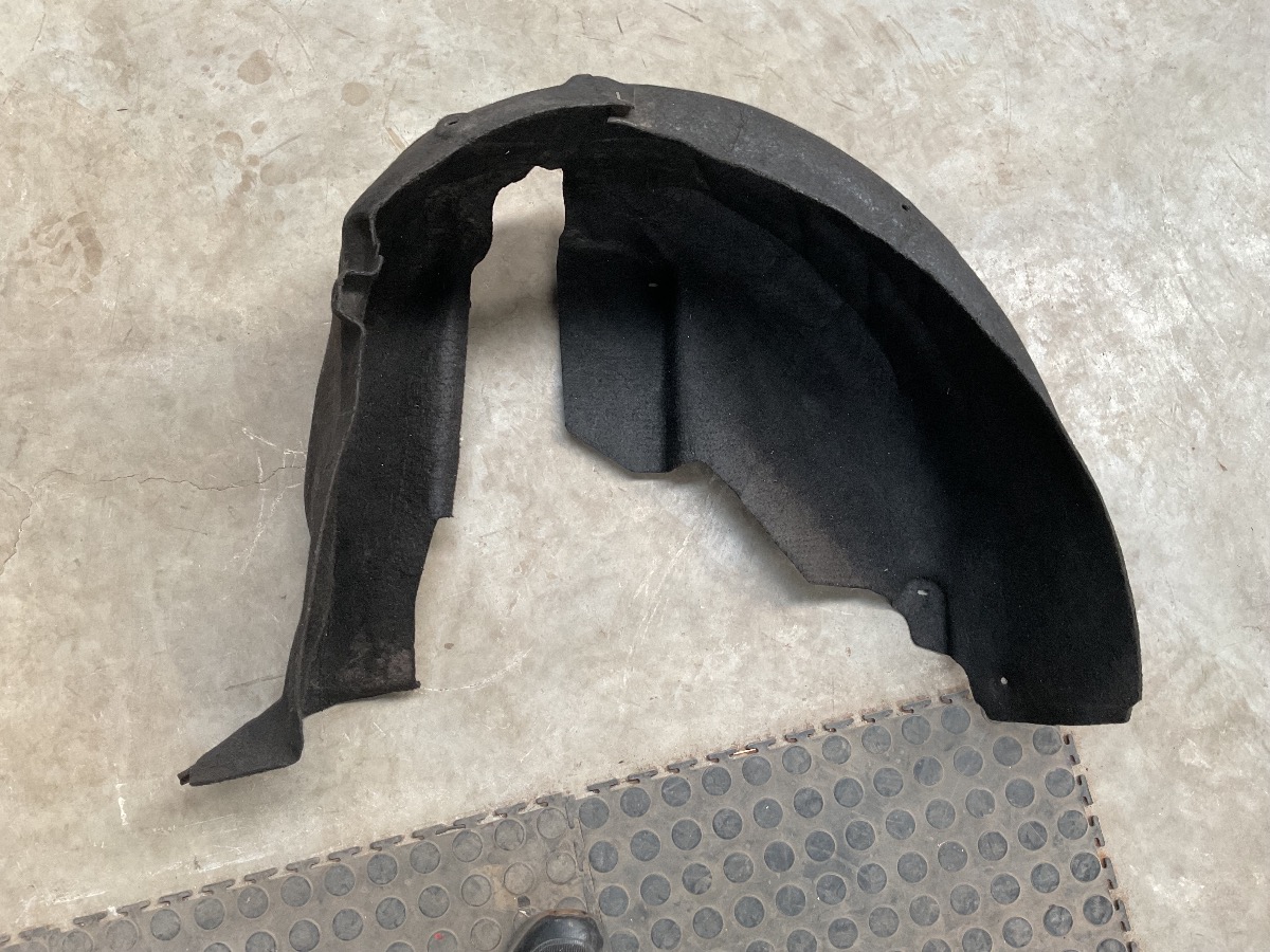 VIVO 1.0 TSI FRONT RIGHT FENDER LINER