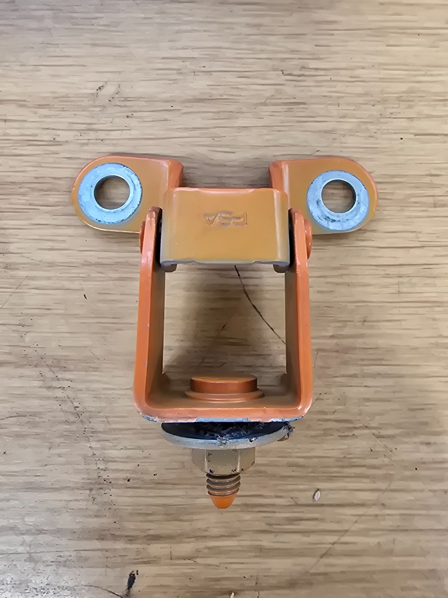 C3 TAILGATE HINGE