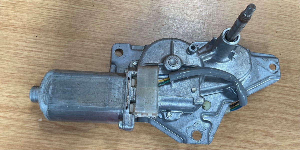 JIMNY 1.3 REAR WINDSCREEN WIPER MOTOR