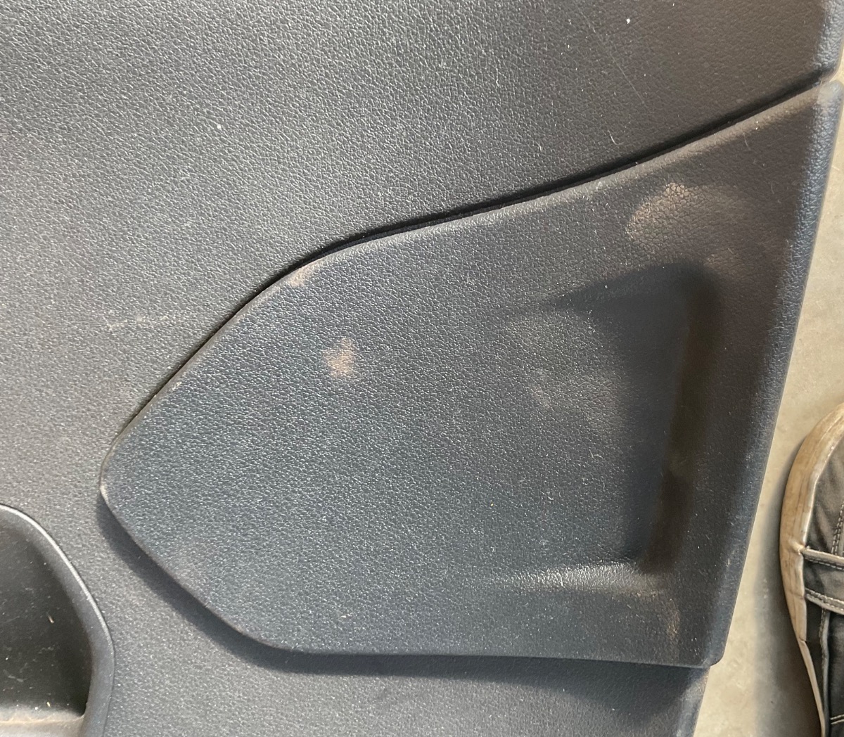 Q3 BOOT PANEL INTERIOR RIGHT TAILLIGHT COVER