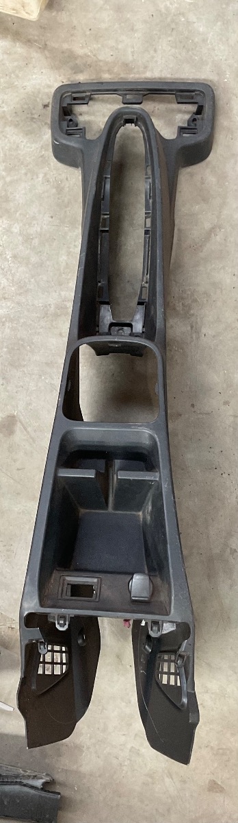 KWID CENTRE CONSOLE