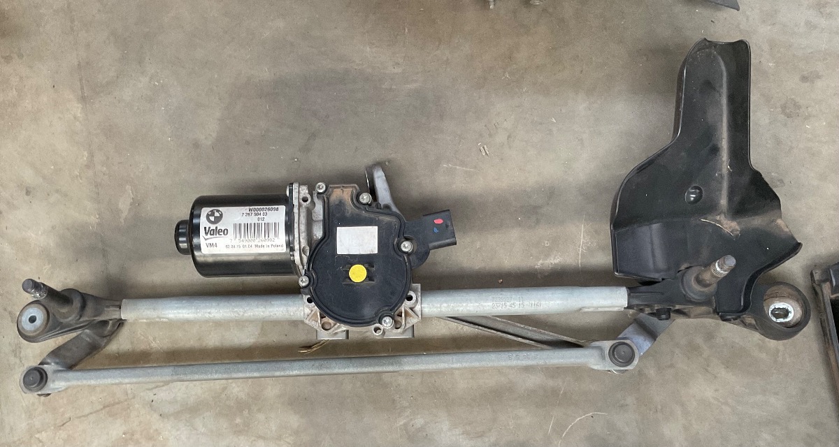 F22 FRONT WIPER MOTOR AND LINKS