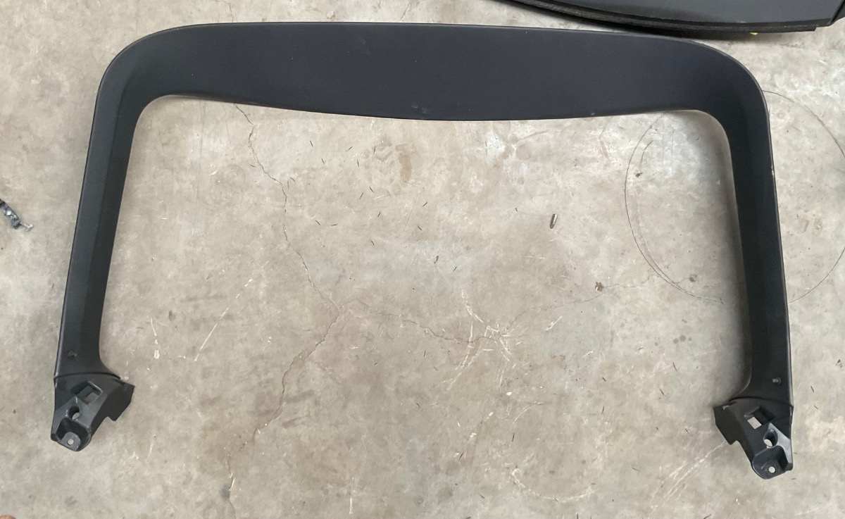 Q3 REAR TRUNK UPPER PANEL TRIM ARCH
