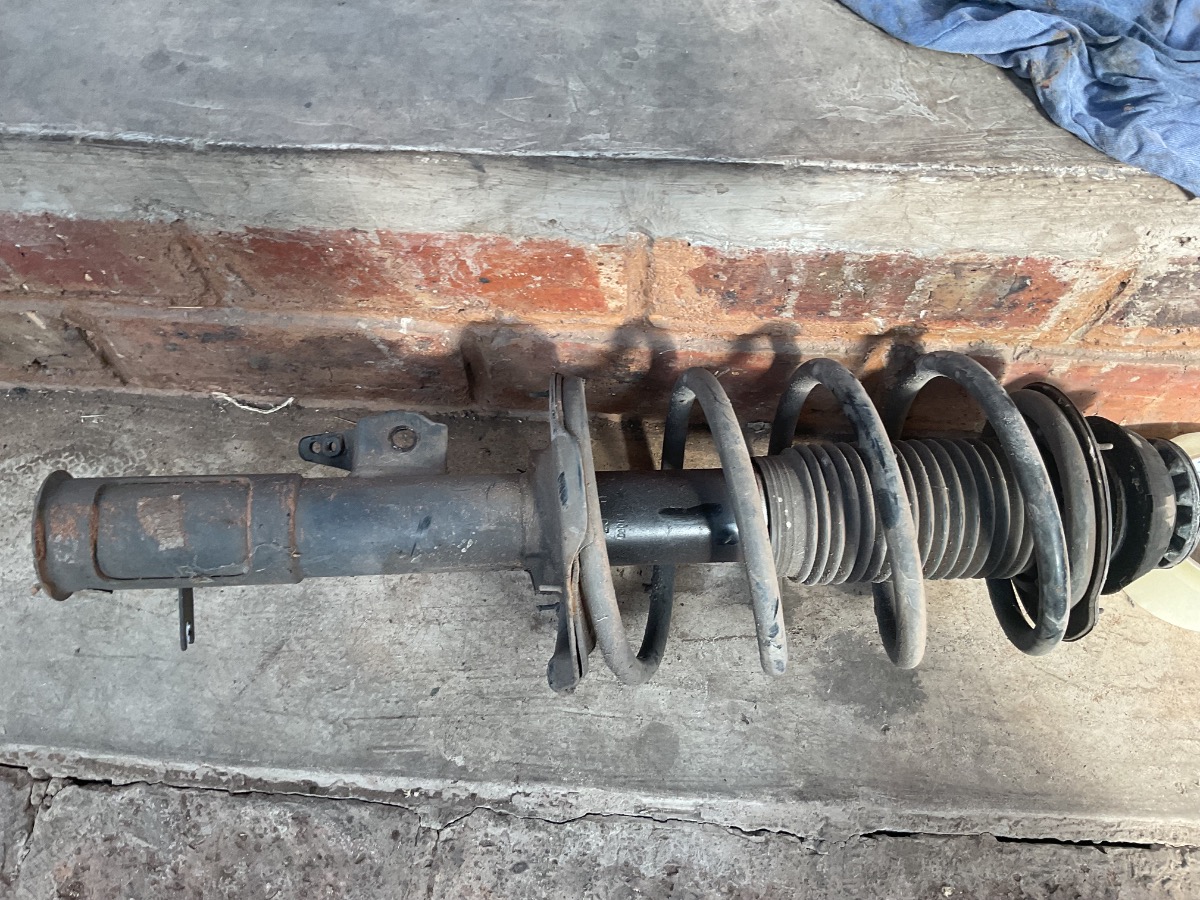 I20 RIGHT FRONT SHOCK