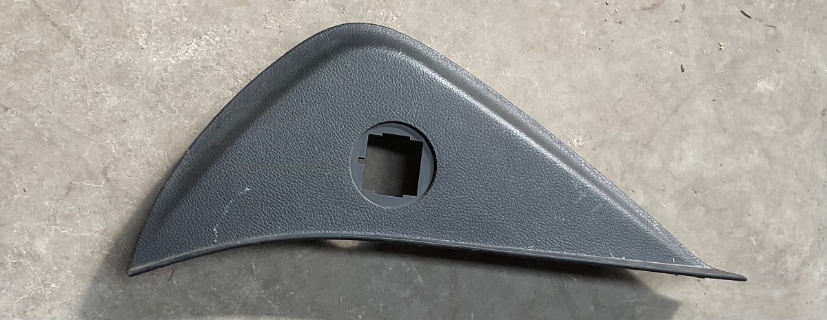 ORLANDO PASSANGER AIRBAG PANEL COVER