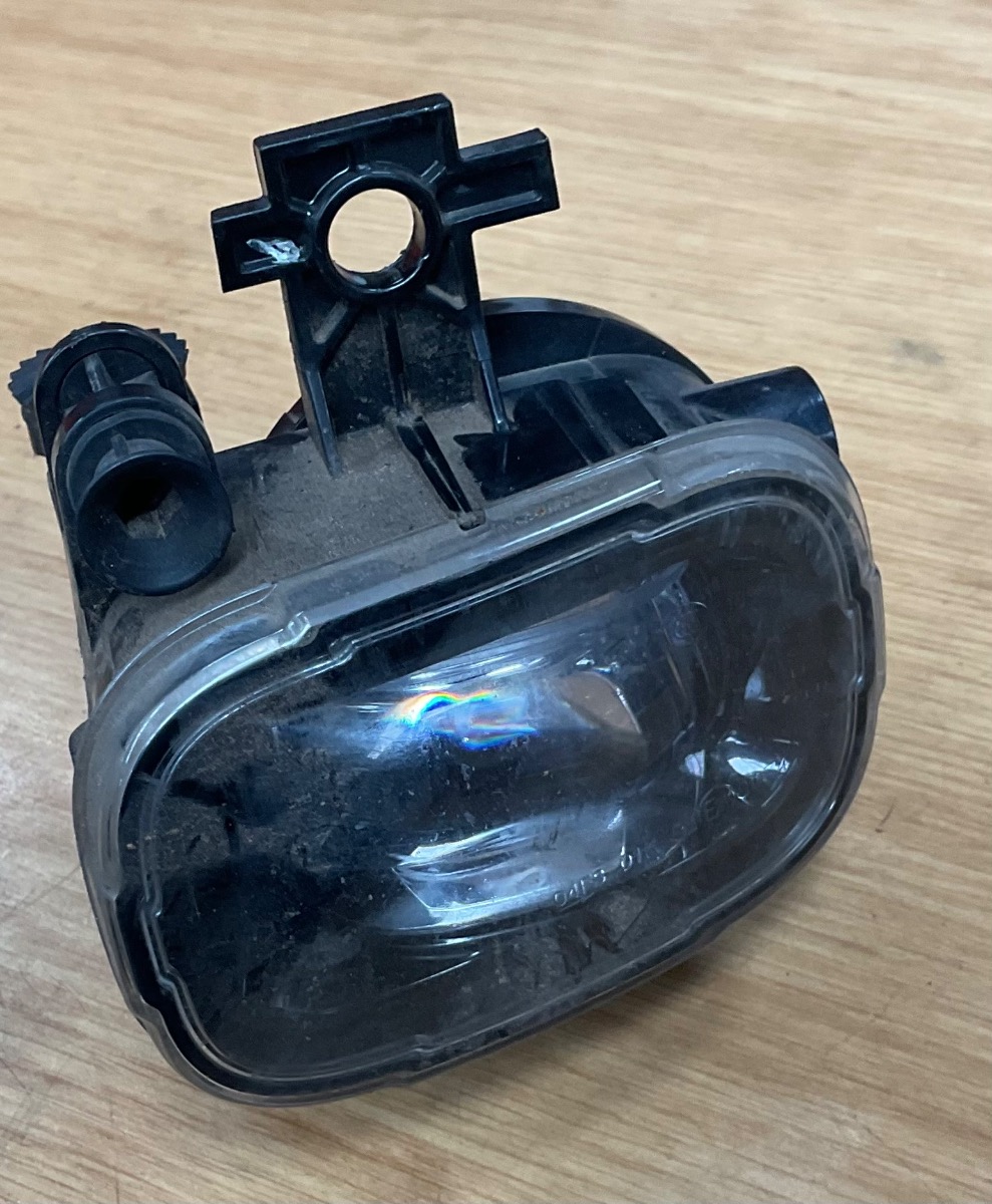 TRAFFIC 4 FRONT RIGHT LOWER FOG LAMP