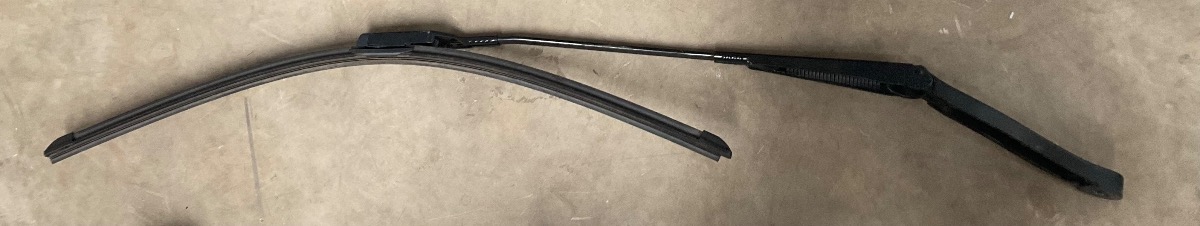 TRAFFIC WIPER ARM LEFT FRONT