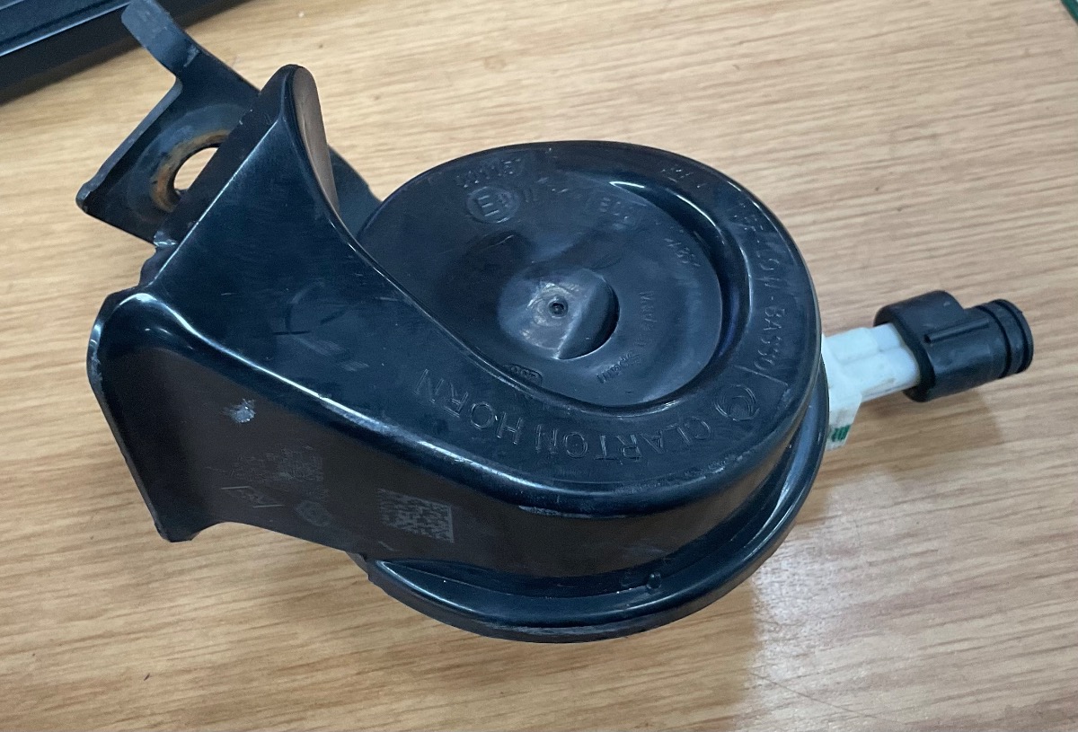 TRAFFIC HORN LOW PITCHED