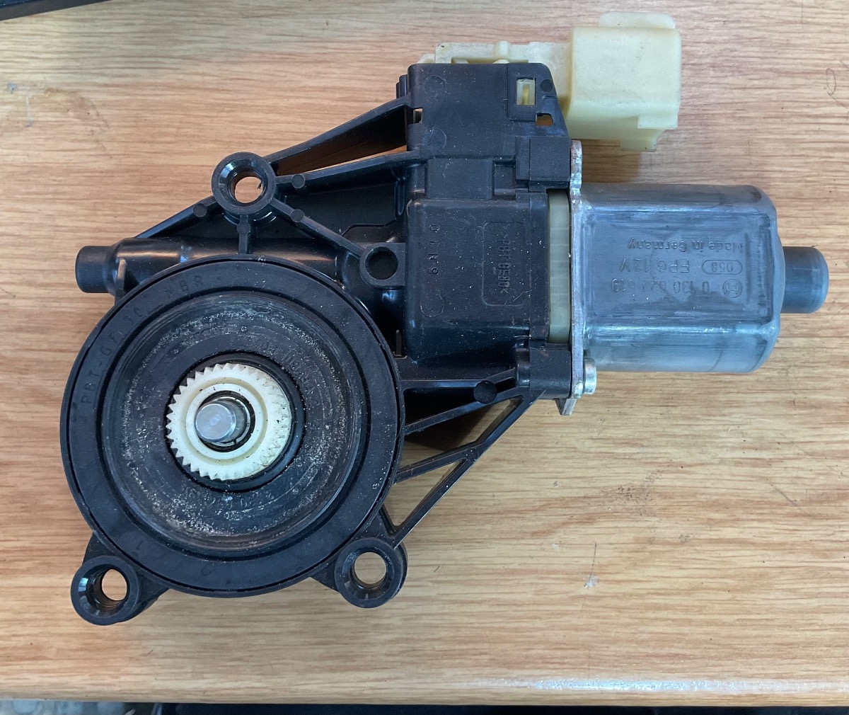 FIESTA MK4 RIGHT FRONT WINDOW WINDER MOTOR