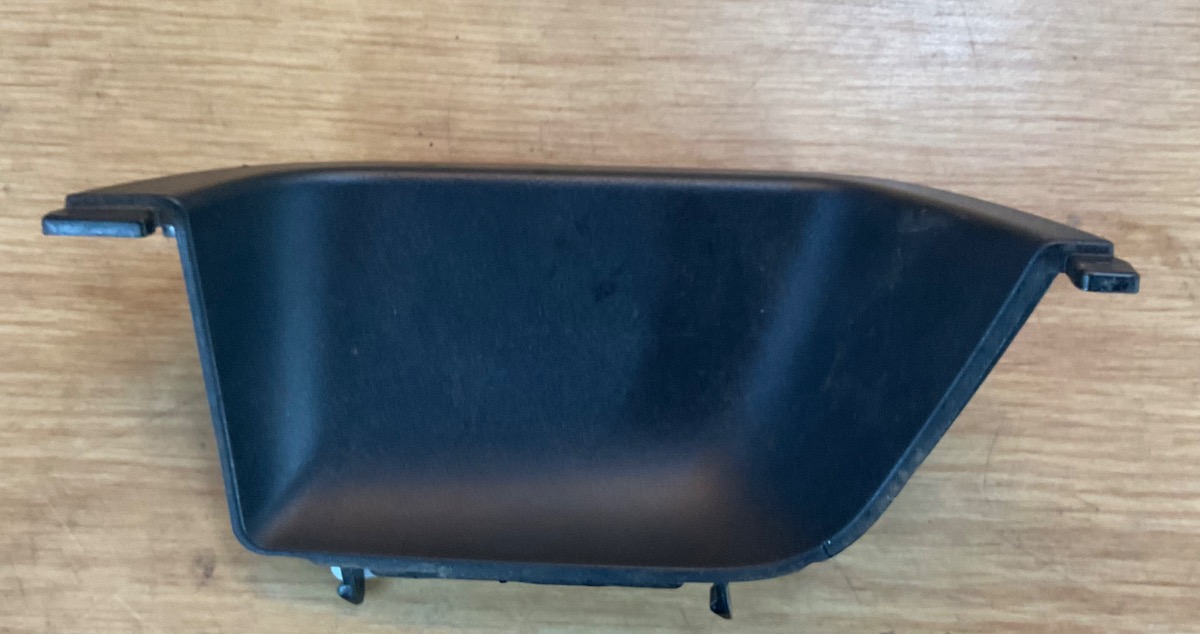 FIESTA MK4 FRONT RIGHT DOOR ARMREST TRIM