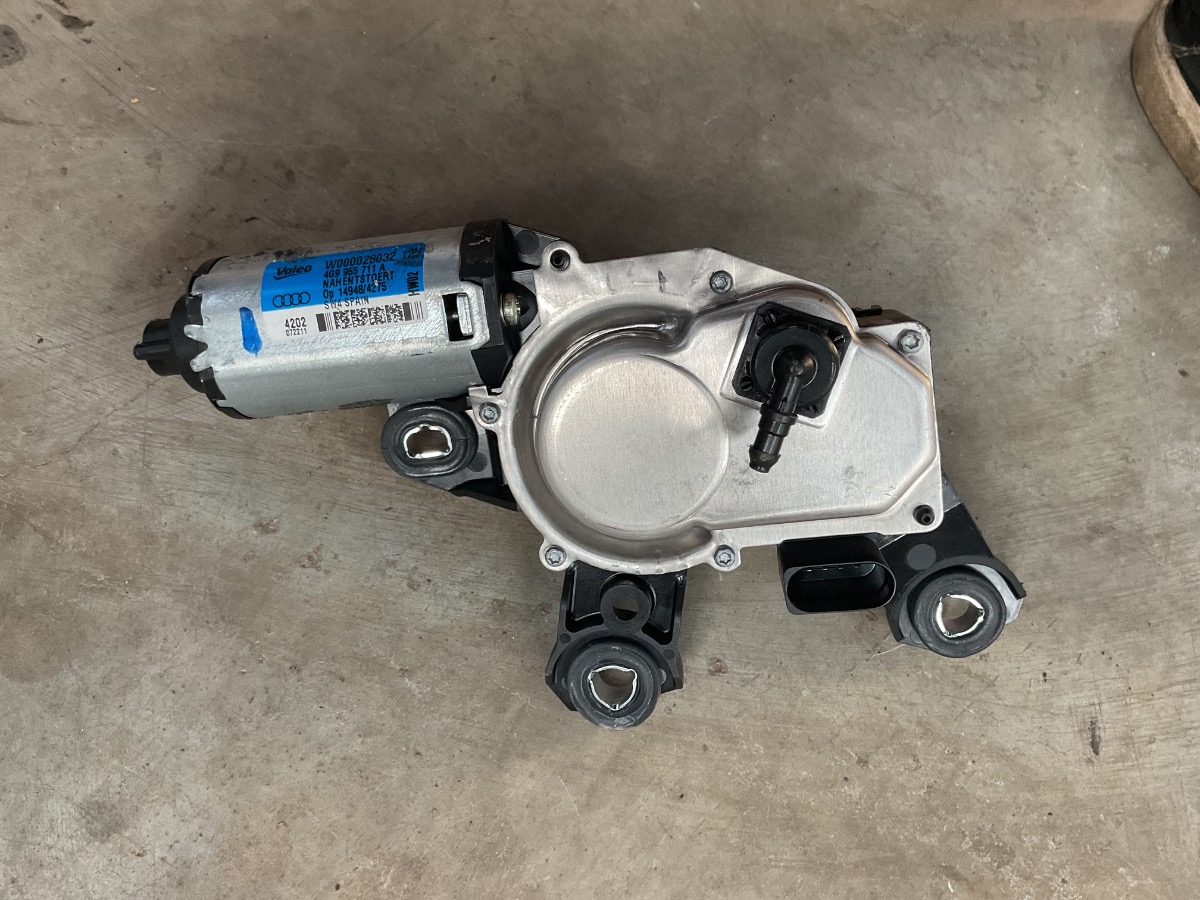 Q3 TAILGATE WIPER MOTOR