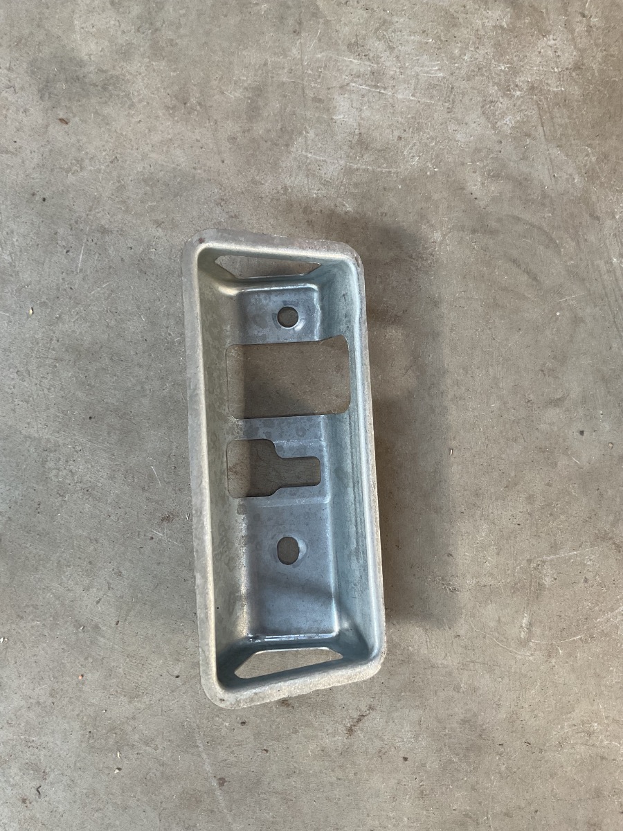 Q3 BOOTLOCK BRACKET