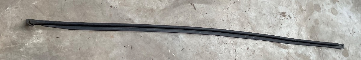UTILITY 1.8 RIGHT DOOR FRAME SEAL