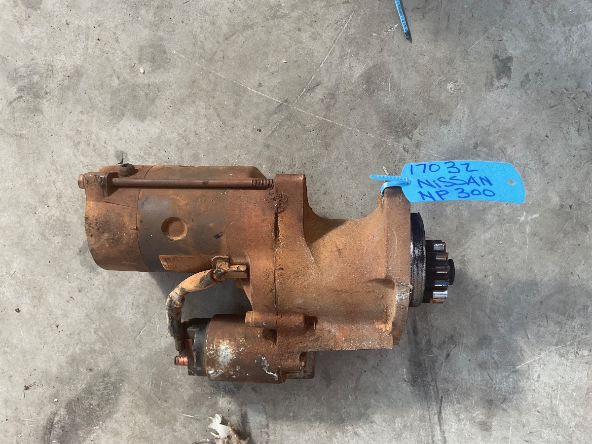 NP300 STARTER MOTOR