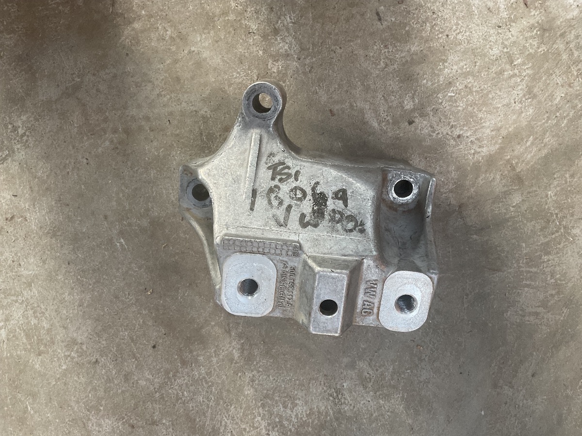 POLO TSI 1.0 LEFT GEARBOX MOUNTING