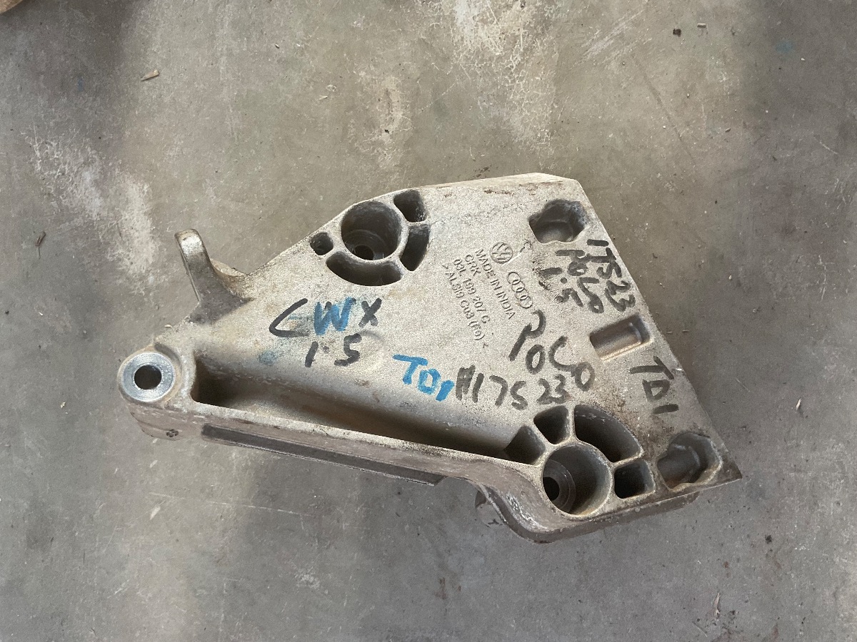 POLO 1.5 TDI ENGINE MOUNTING BRACKET