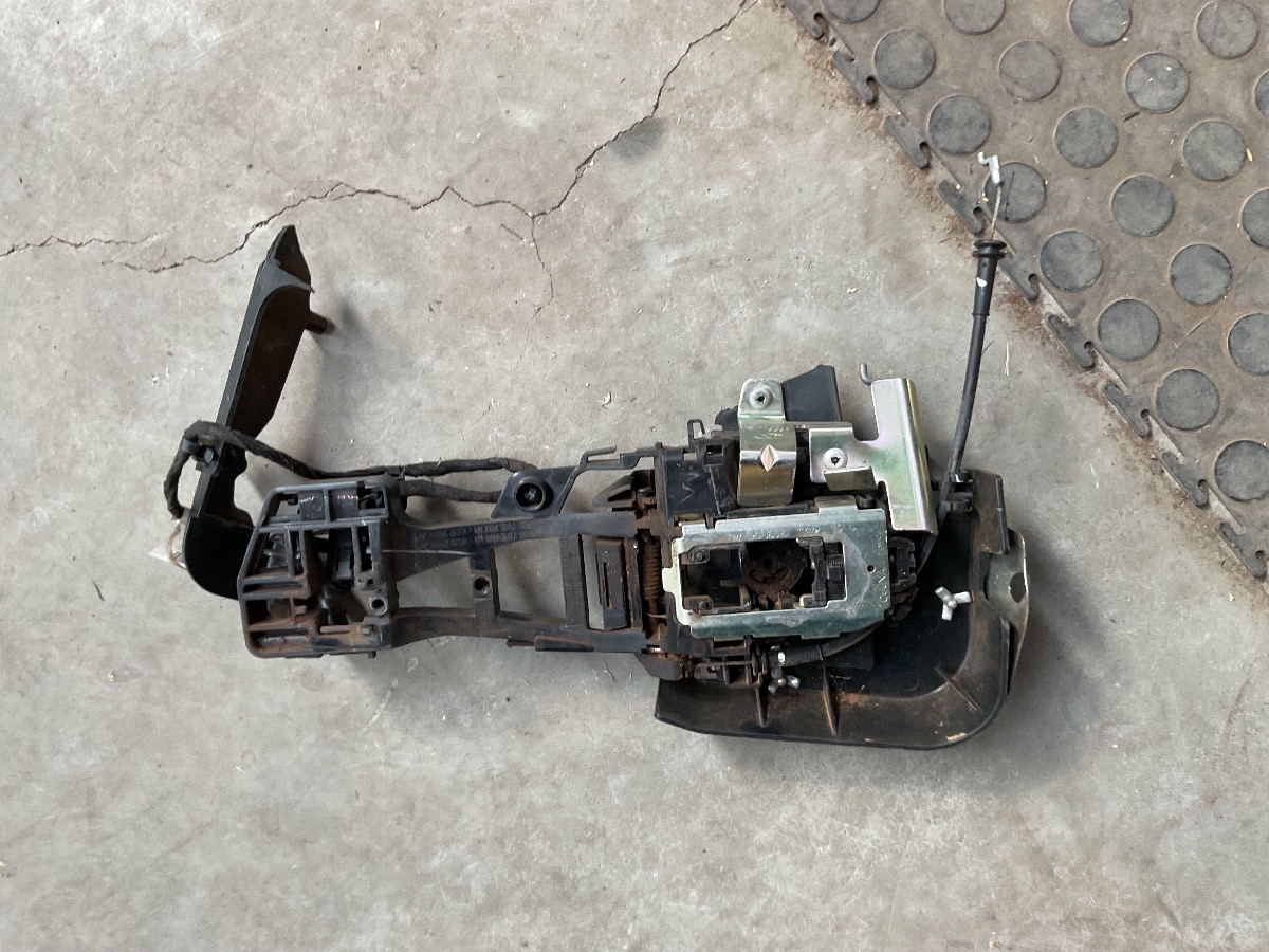 RANGER RIGHT FRONT DOOR INNER BRACKET