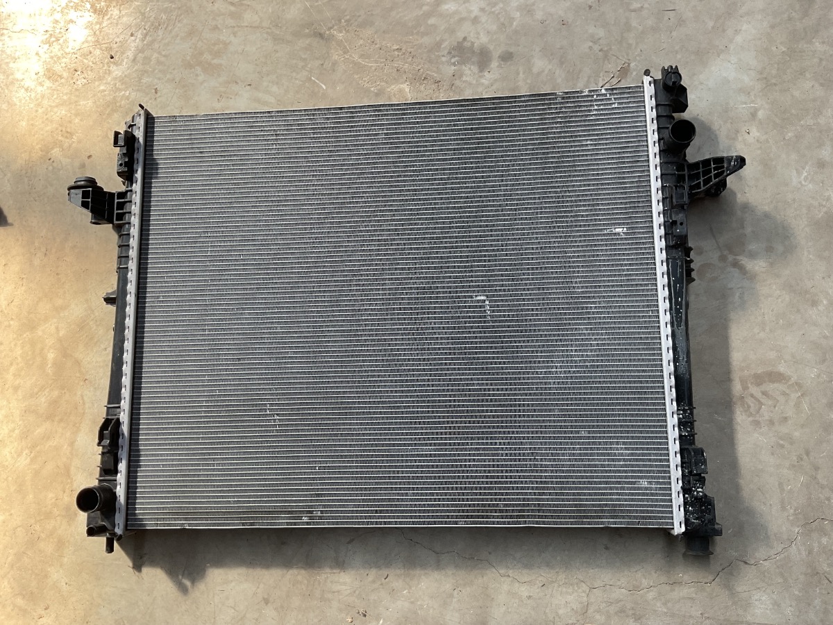 TRAFFIC 4 ENGINE COOLING RADIATOR