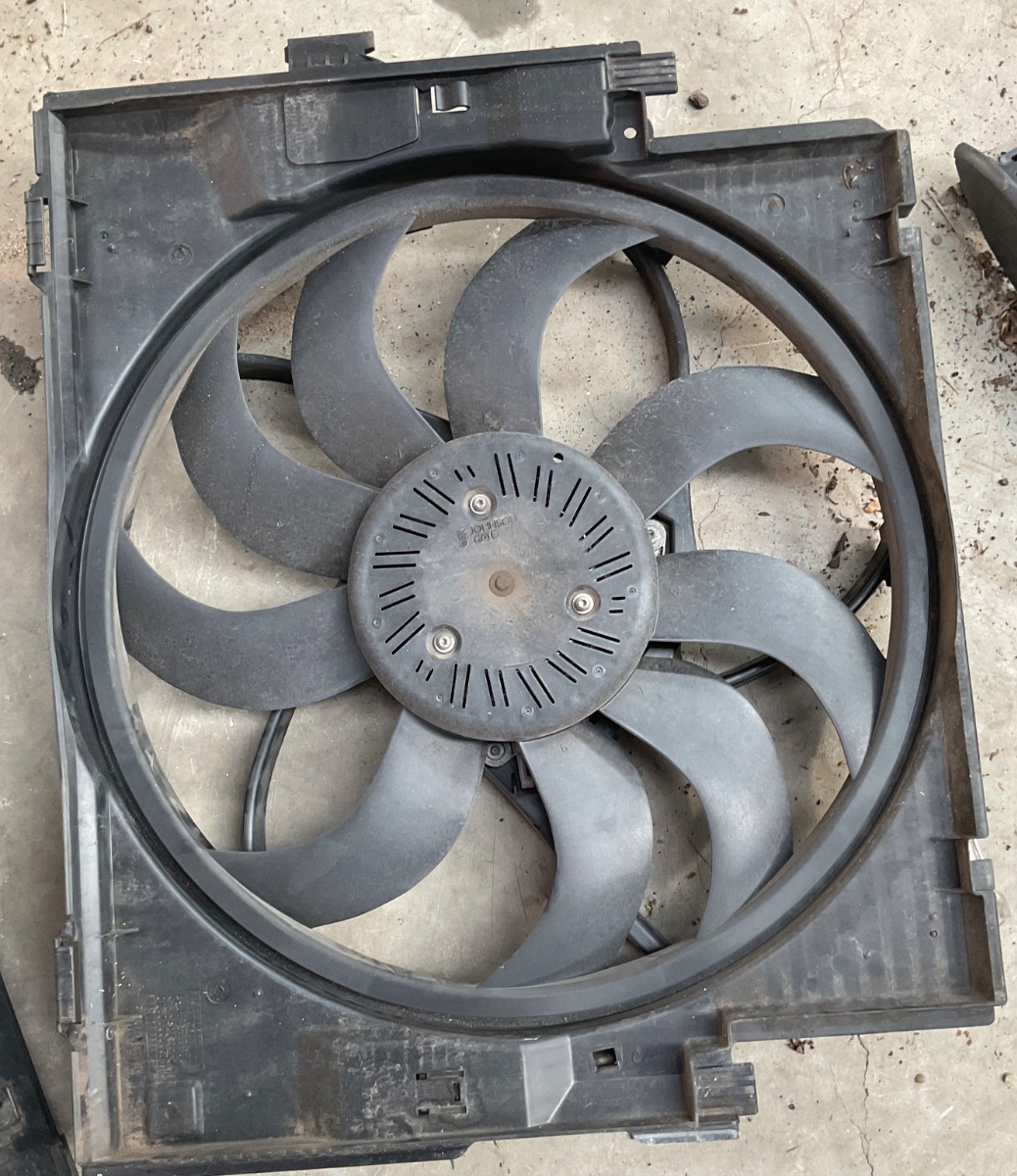 F22 RADIATOR FAN