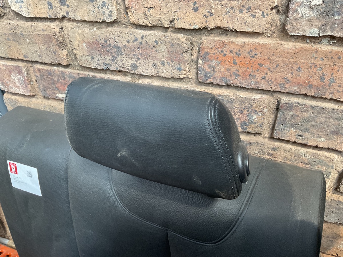 F22 RIGHT REAR HEADREST