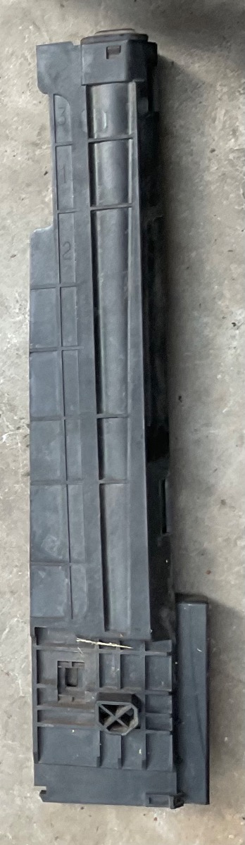 F22 RIGHT RADIATOR BRACKET