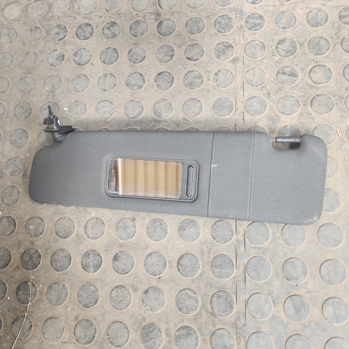 A3 8P CABRIO LEFT SUNVISOR