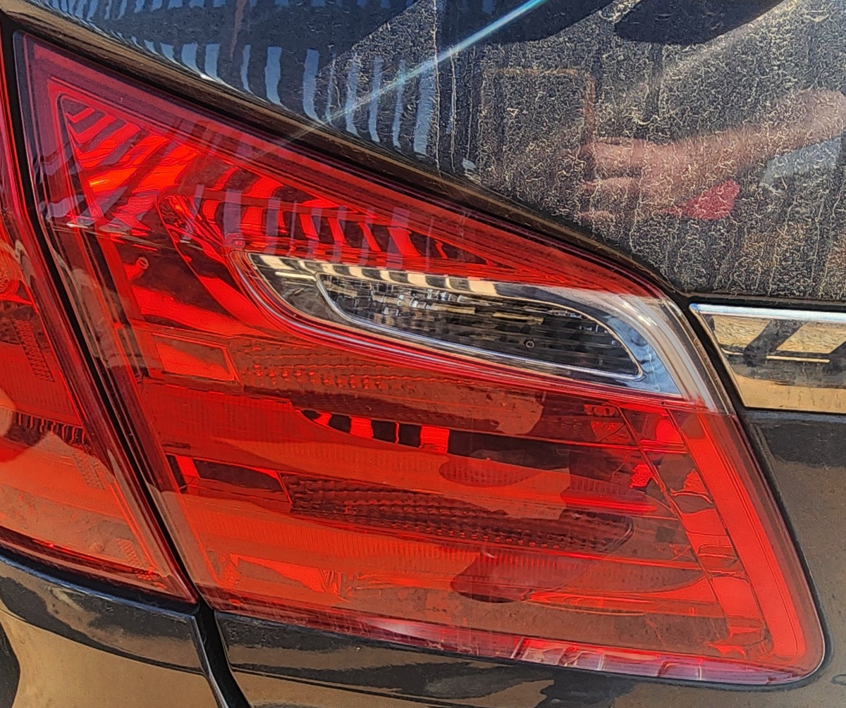 W166 GL63 LEFT INNER TAILLIGHT