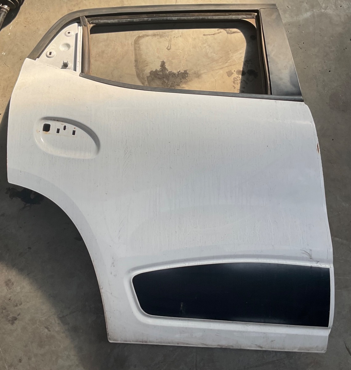 KWID 1.0 RIGHT REAR DOOR
