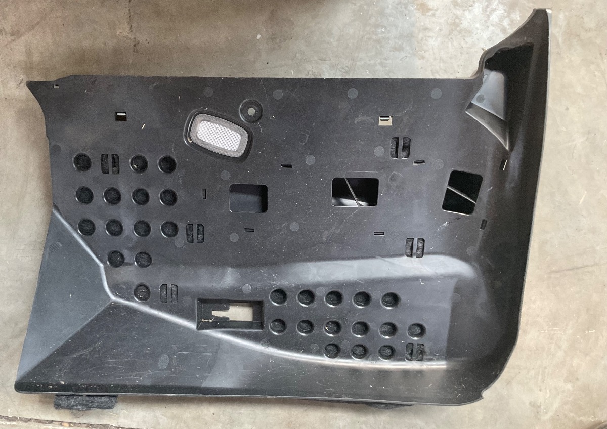 W253 FOOTWELL COVER