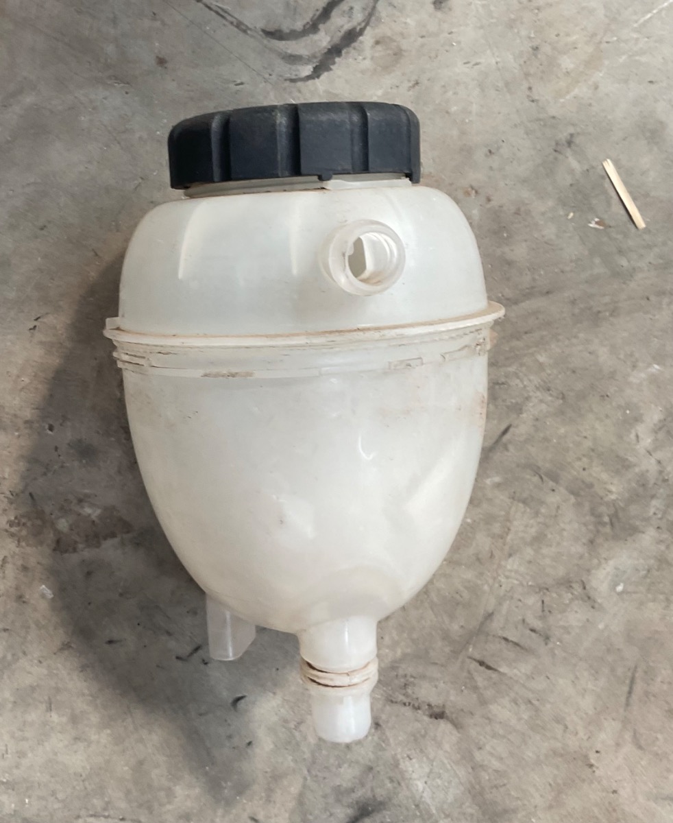 W235 EXPANTION TANK