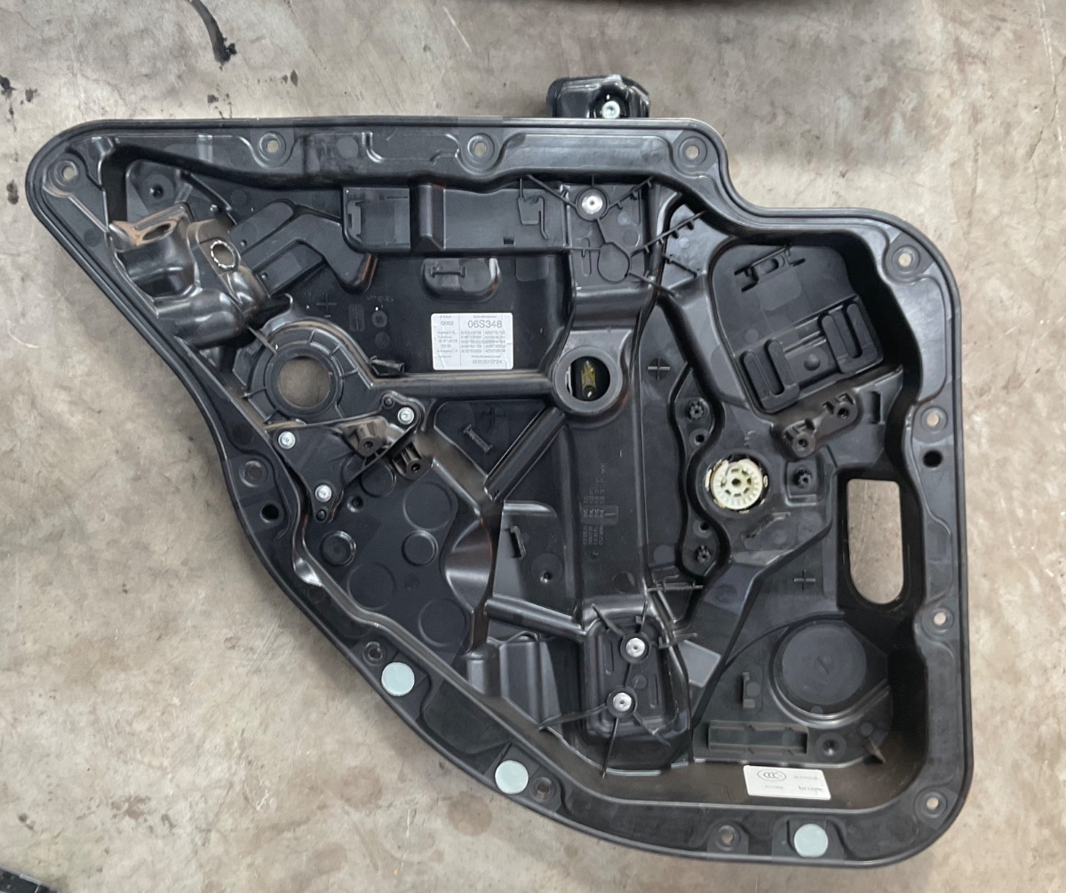W253 LEFT REAR WINDOW WINDER MECHANISM