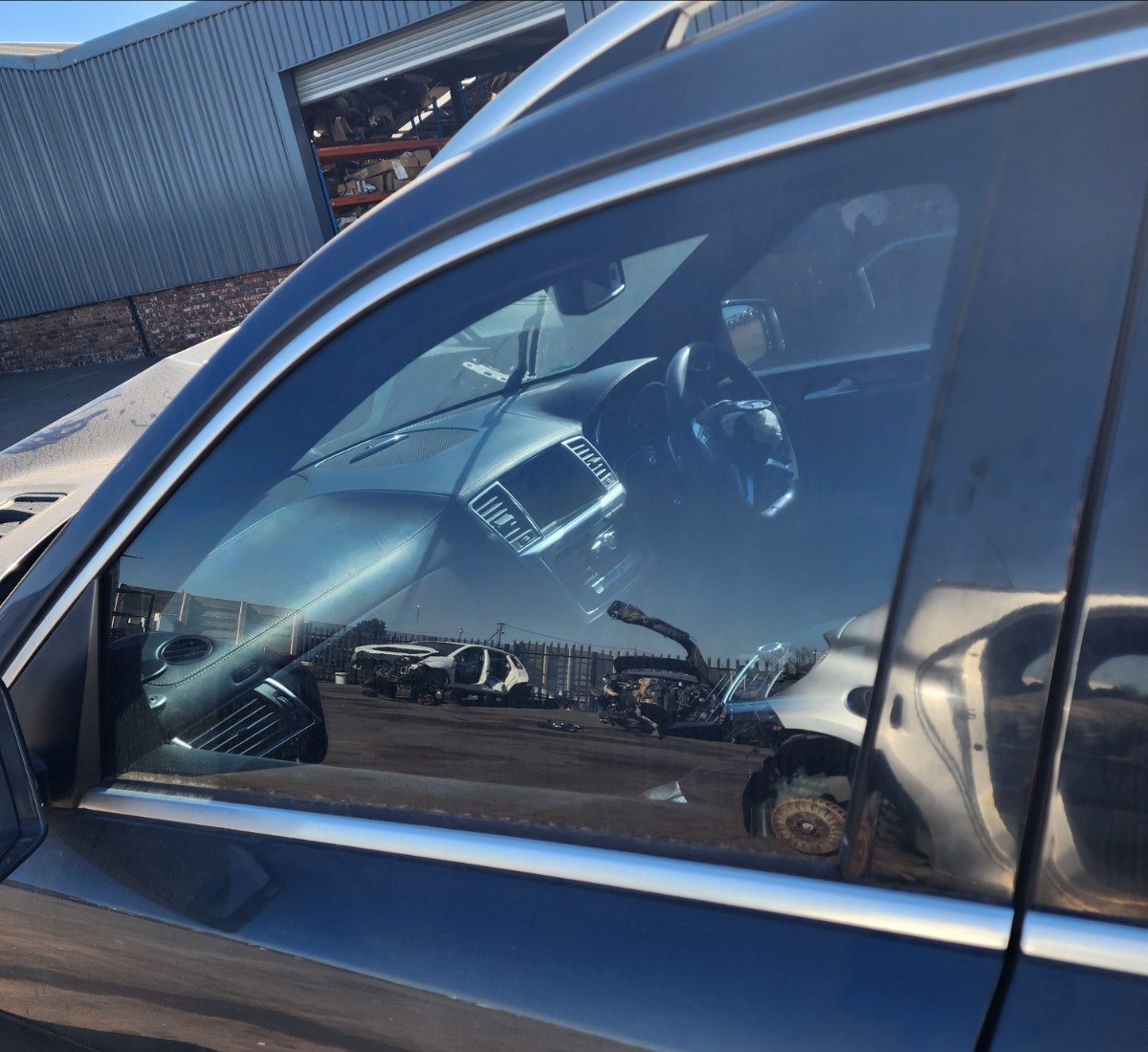 W166 GL63 LEFT FRONT DOOR GLASS