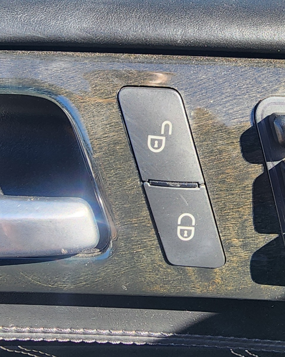 W166 LEFT FRONT DOOR LOCK SWITCH