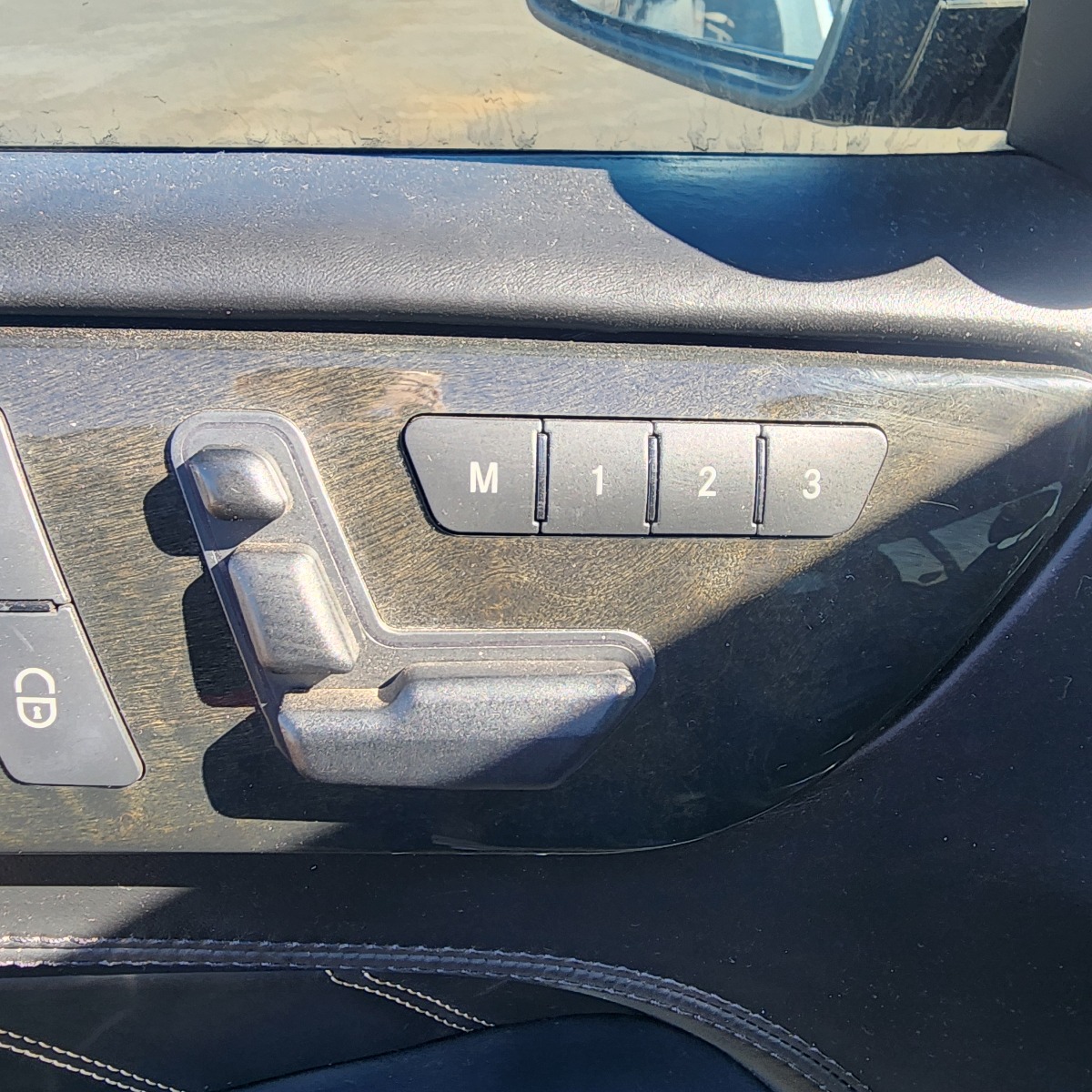 W166 GL63 FRONT LEFT DOOR SEAT ADJUSTMENT SWITCH