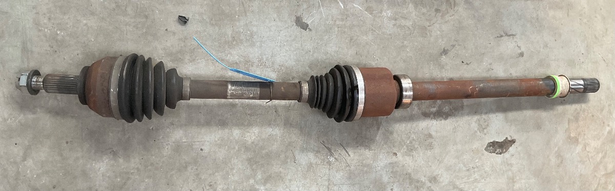 TRAFFIC 4 RIGHT SIDE CV SHAFT