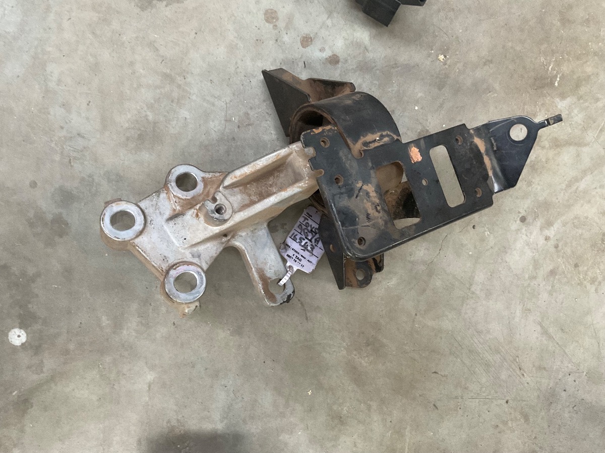 AGYA GEARBOX MOUNTING