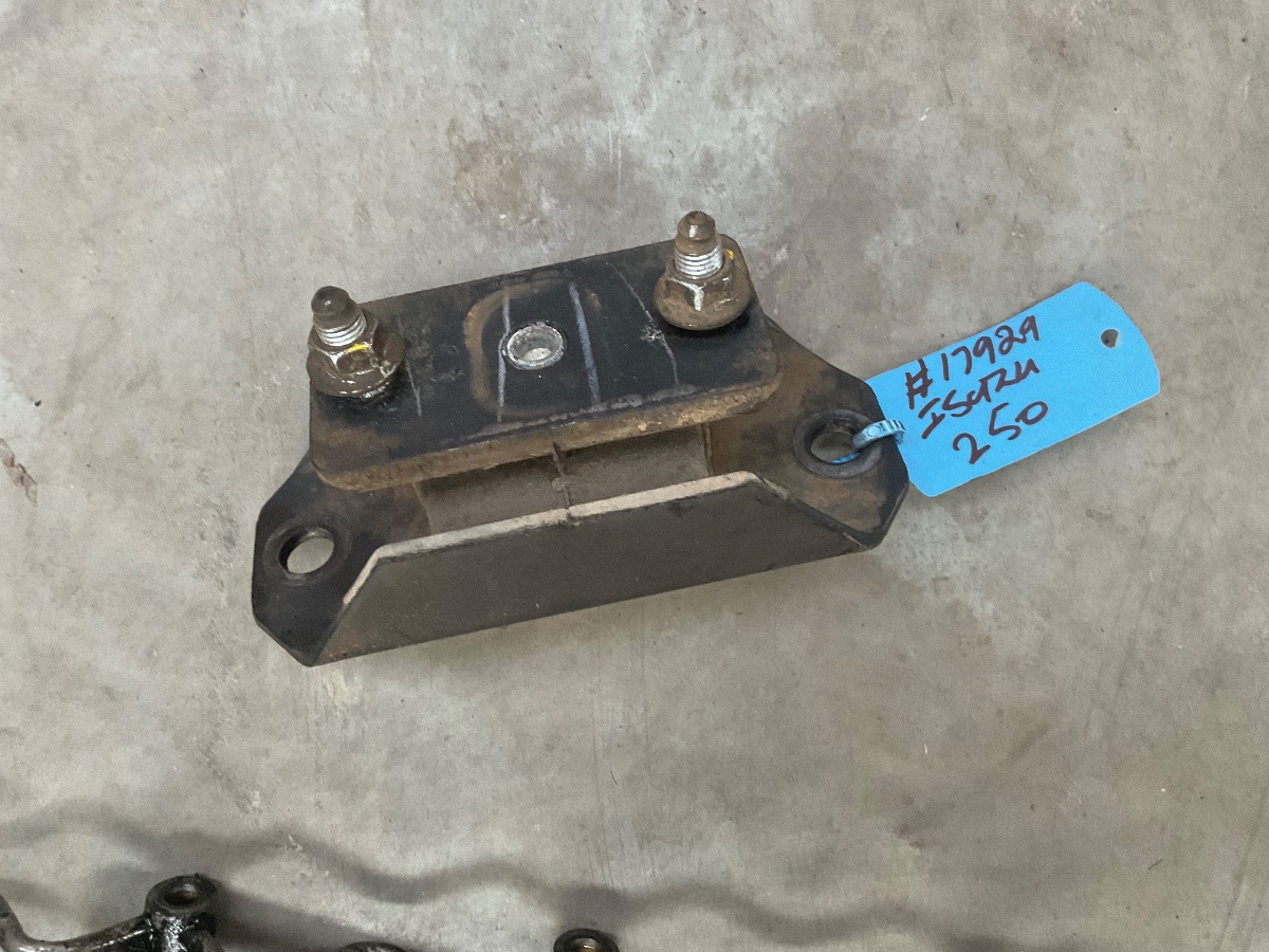 KB 250D ENGINE CUSHION MOUNTING