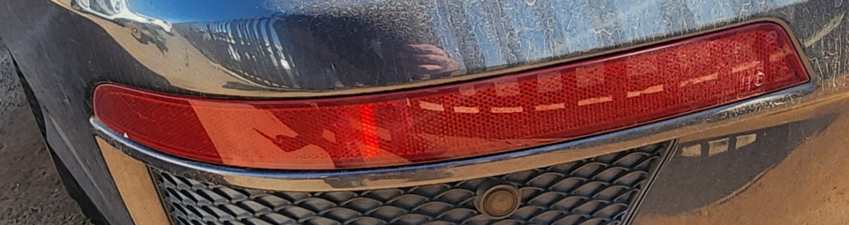 W166 GL63 LEFT REAR BUMPER REFLECTOR