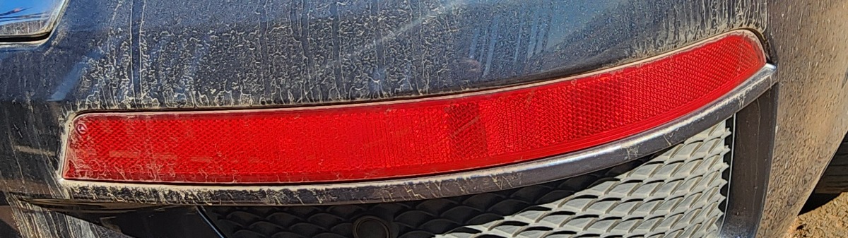 W166 GL63 RIGHT REAR BUMPER REFLECTOR