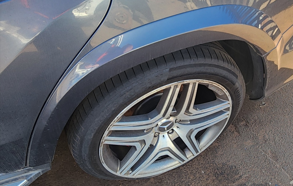 W166 GL63 LEFT REAR WHEEL ARCH