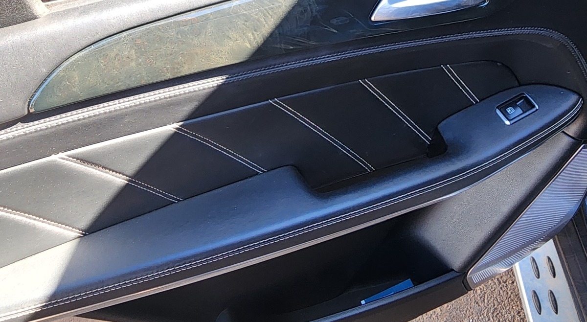 W166 GL63 LEFT REAR DOOR ARMREST