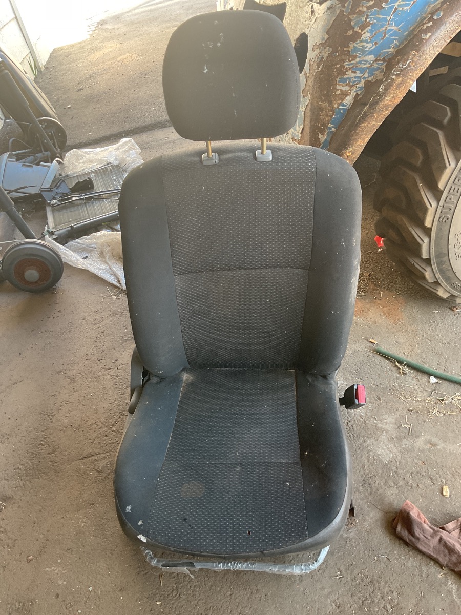 NP200 DRIVER SEAT